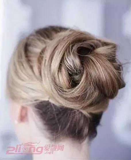 花苞头怎么扎？优雅的花苞头扎法图解教程