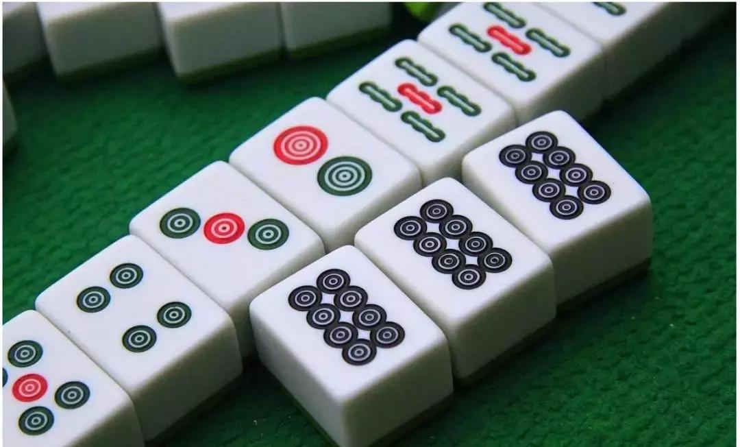 不会打麻将还真的看不懂呢,不会打麻将的小白怎么学会打麻将