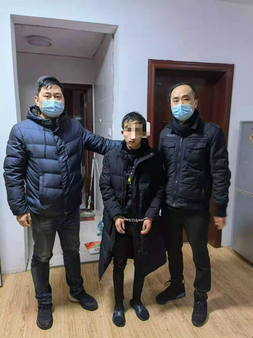 警方提醒郑女士炒股被骗28万,利用虚假炒股平台诈骗