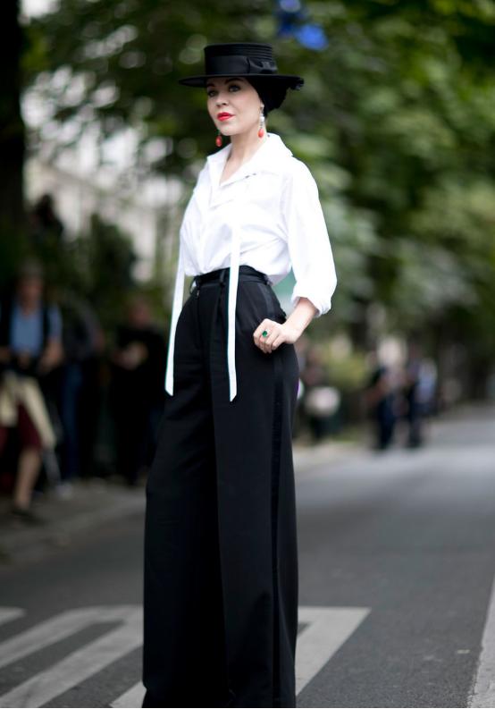 今年流行的纸袋裤怎么穿,新款流行好看显瘦百搭裤