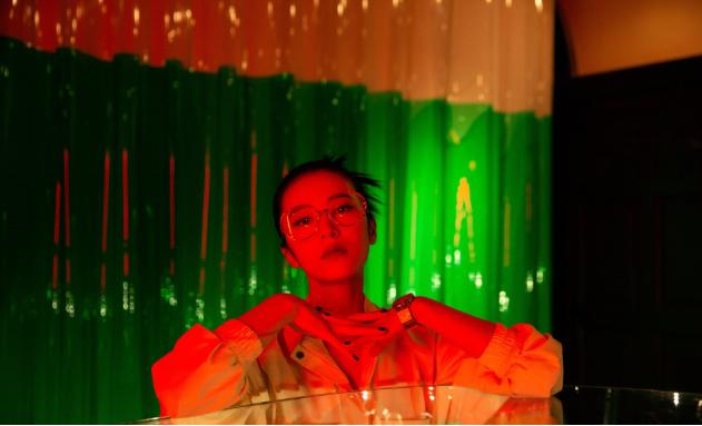 冬季穿一身白超时髦，和周雨彤学习白色服饰搭配，清纯又显白