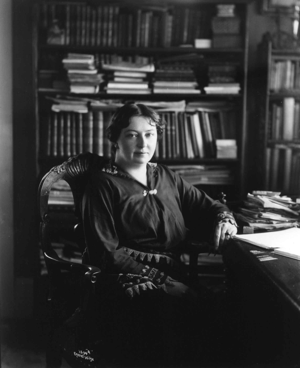 挪威钞票上比鲁迅小一岁的美女作家,因写了一篇小说获得诺贝尔奖