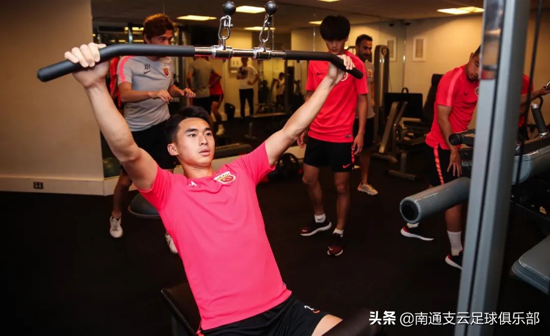 官宣|绿茵精神便是永不言弃！欢迎雷文杰加盟南通支云