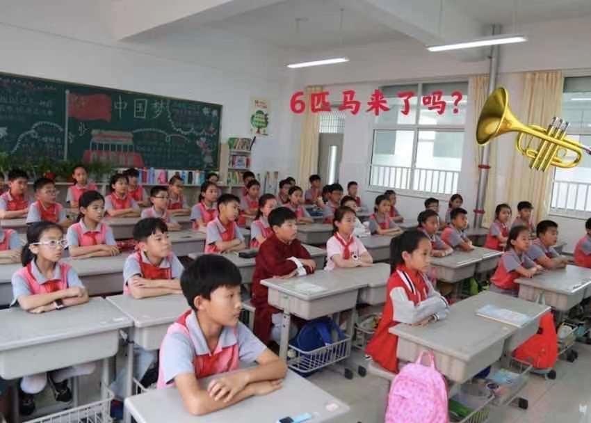 学生名字里全是“马”,老师上课点名“6匹马来了吗”,逗笑网友