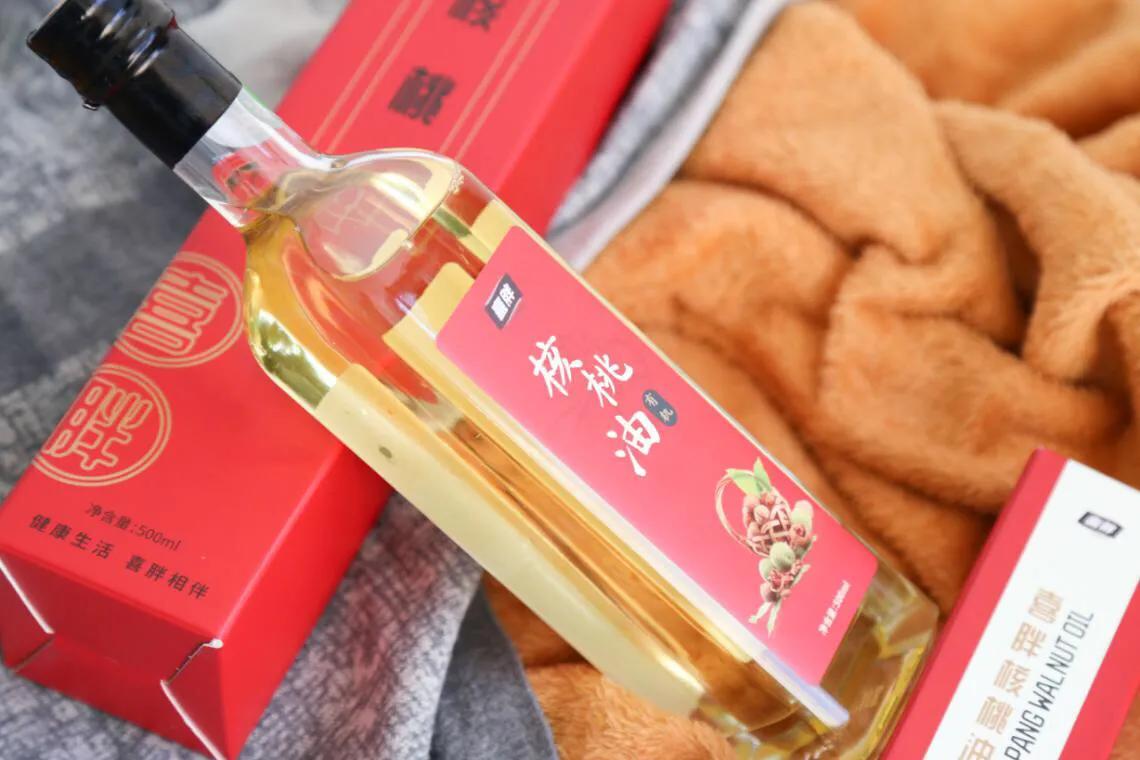 喜胖有话说：核桃油超强功效早知道