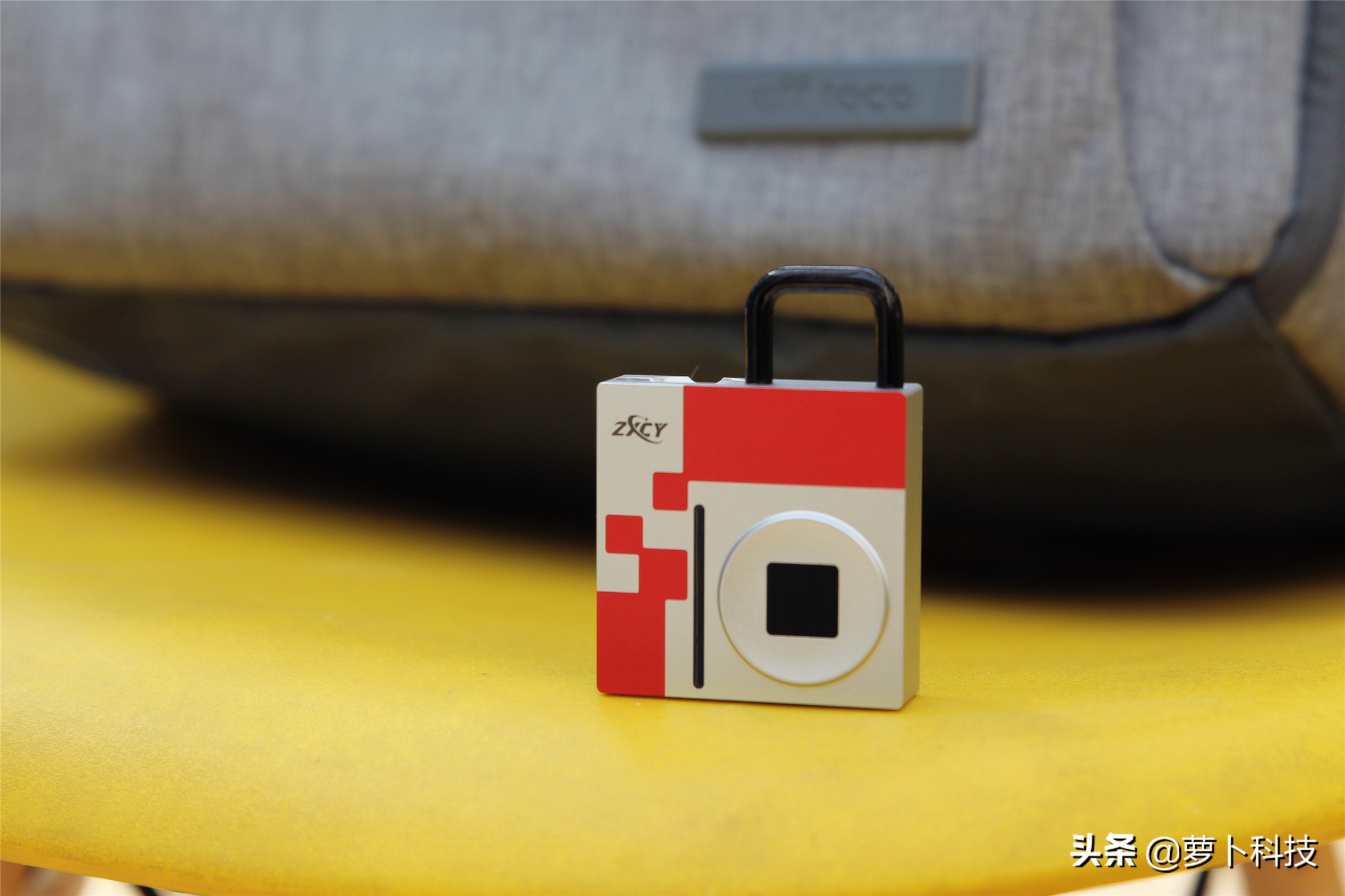 智能指纹挂锁评测,彩色智能指纹挂锁