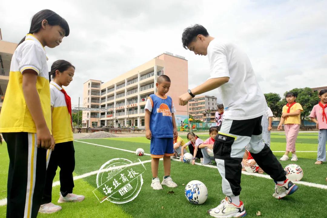 南安有足球场,南安实践基地足球场