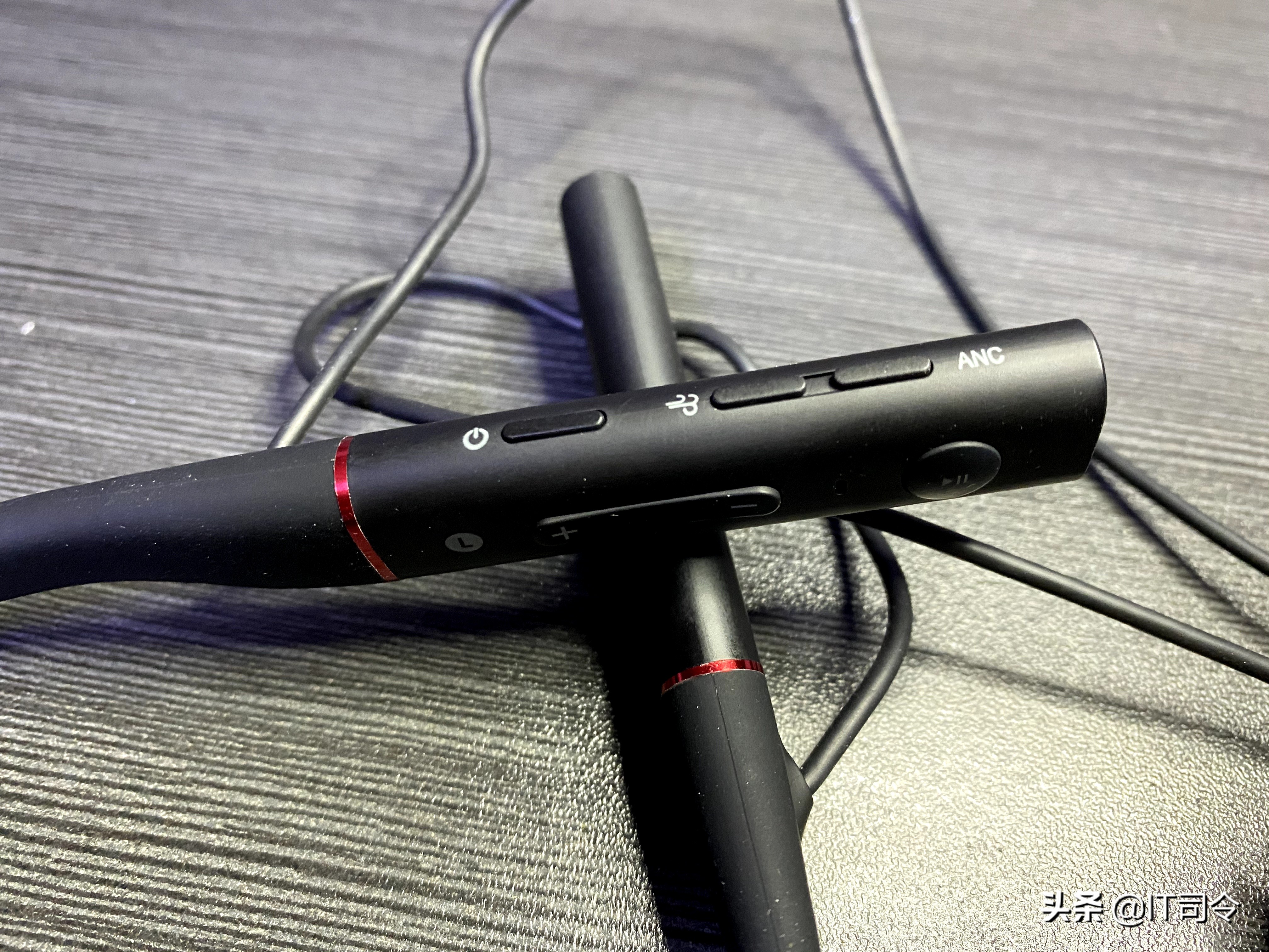 1more降噪双旗舰耳机怎么样,1more圈铁蓝牙降噪耳机