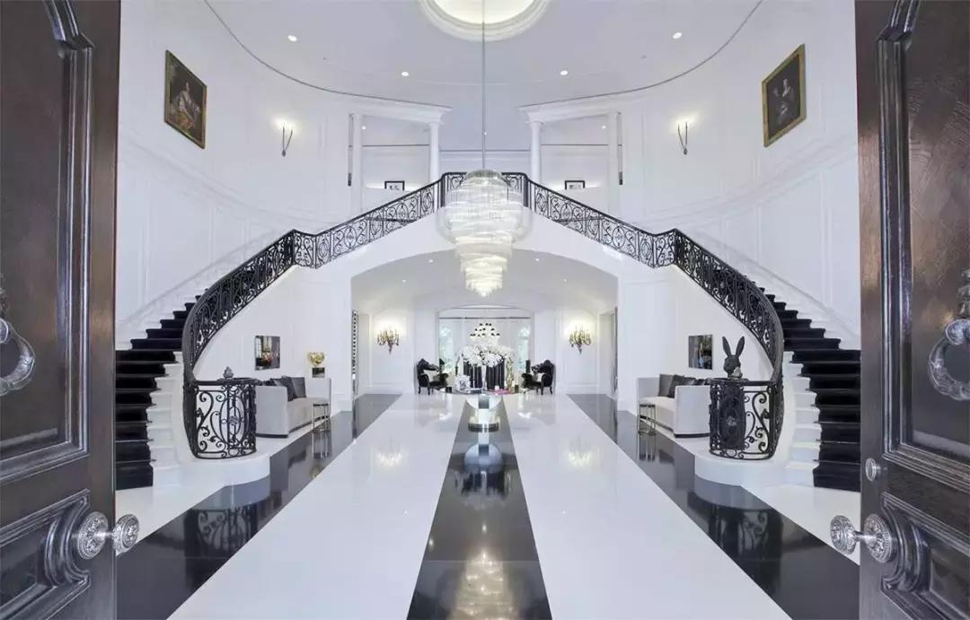 梅西和c罗谁豪宅最好,身价十亿的球星