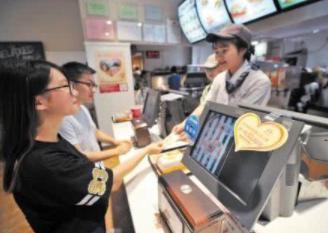 小王去当了“储备经理”，每天干着打杂的活，被经理训斥后醒悟了