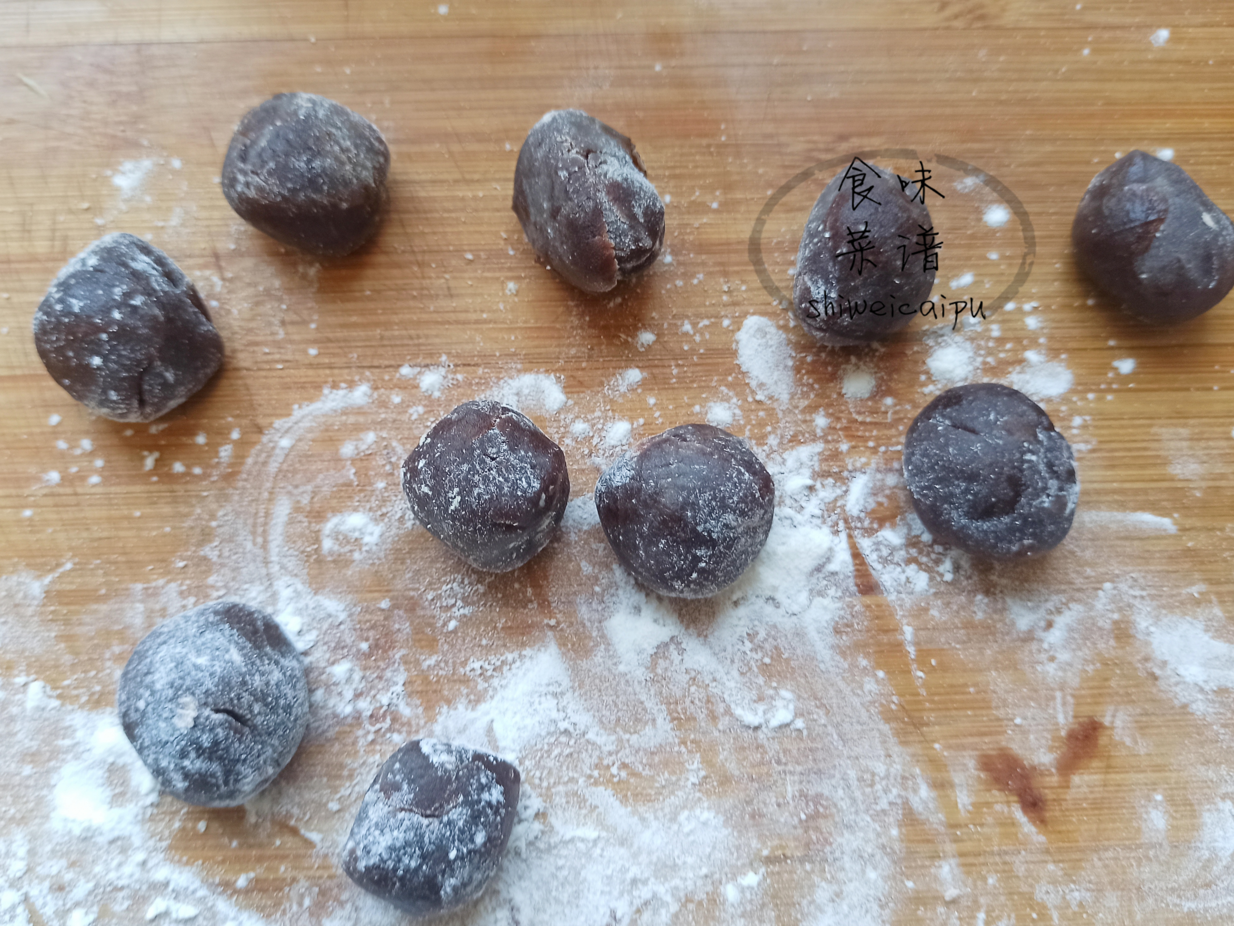 为啥我炸的丸子发黑,用面炸的丸子怎么不酥脆呢