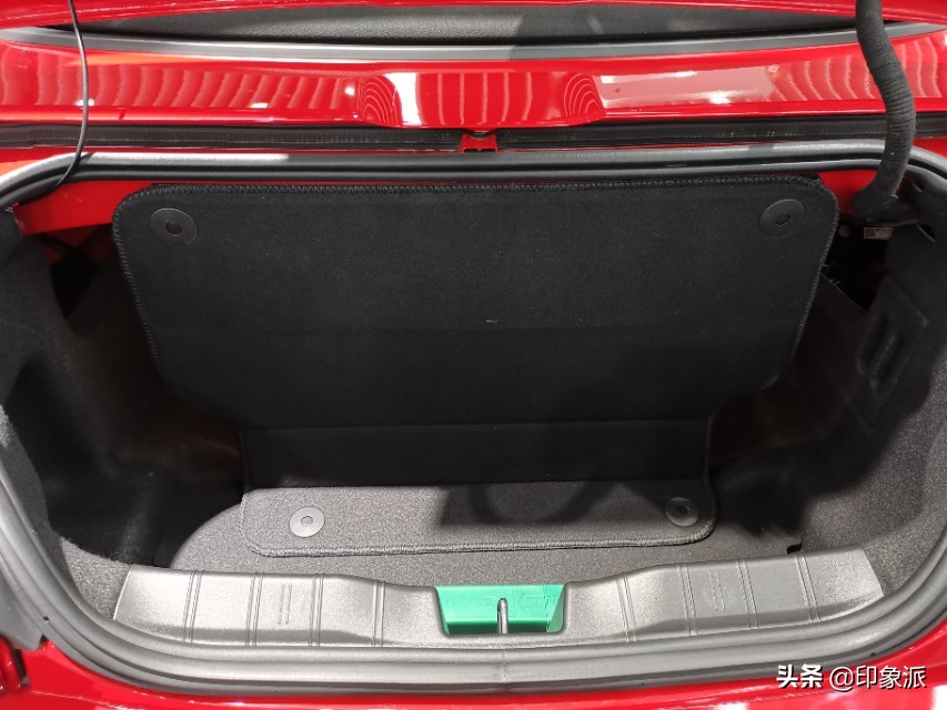 大黄蜂跑车科迈罗敞篷版高配,科迈罗大黄蜂敞篷版噪音大吗