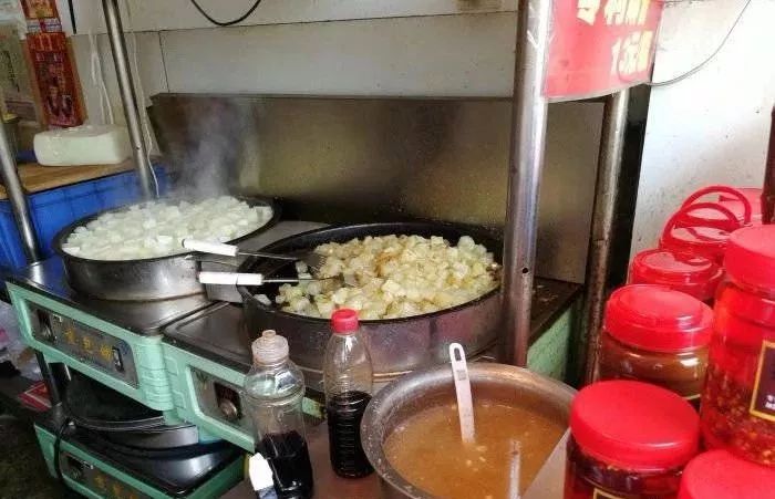 天津好吃的美食一条街晚上,天津中山路美食街