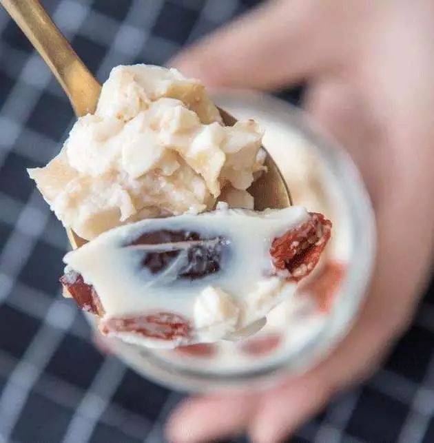 超级嫩滑的牛奶花胶冻,营养即食花胶奶冻