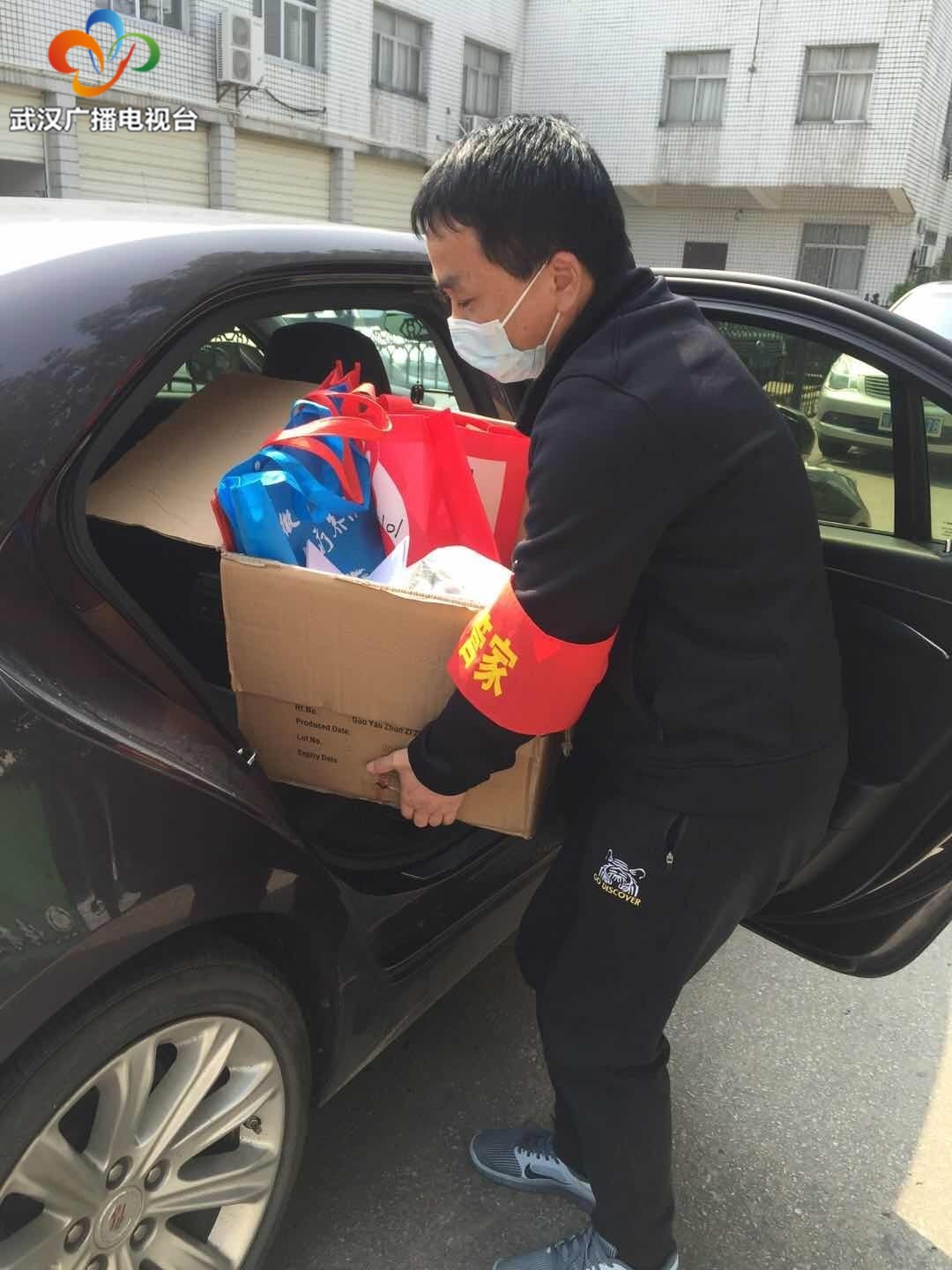 12个多小时奔走购药“跑腿周哥”跑进群众心里