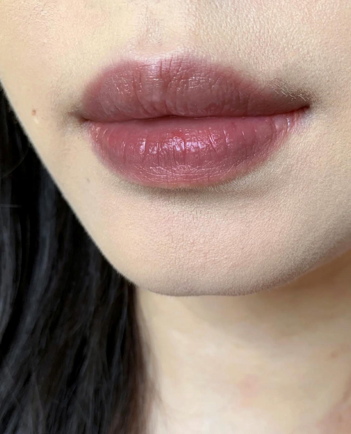 嘴唇变丑的十大坏习惯,这几个习惯会使嘴唇变得越来越厚