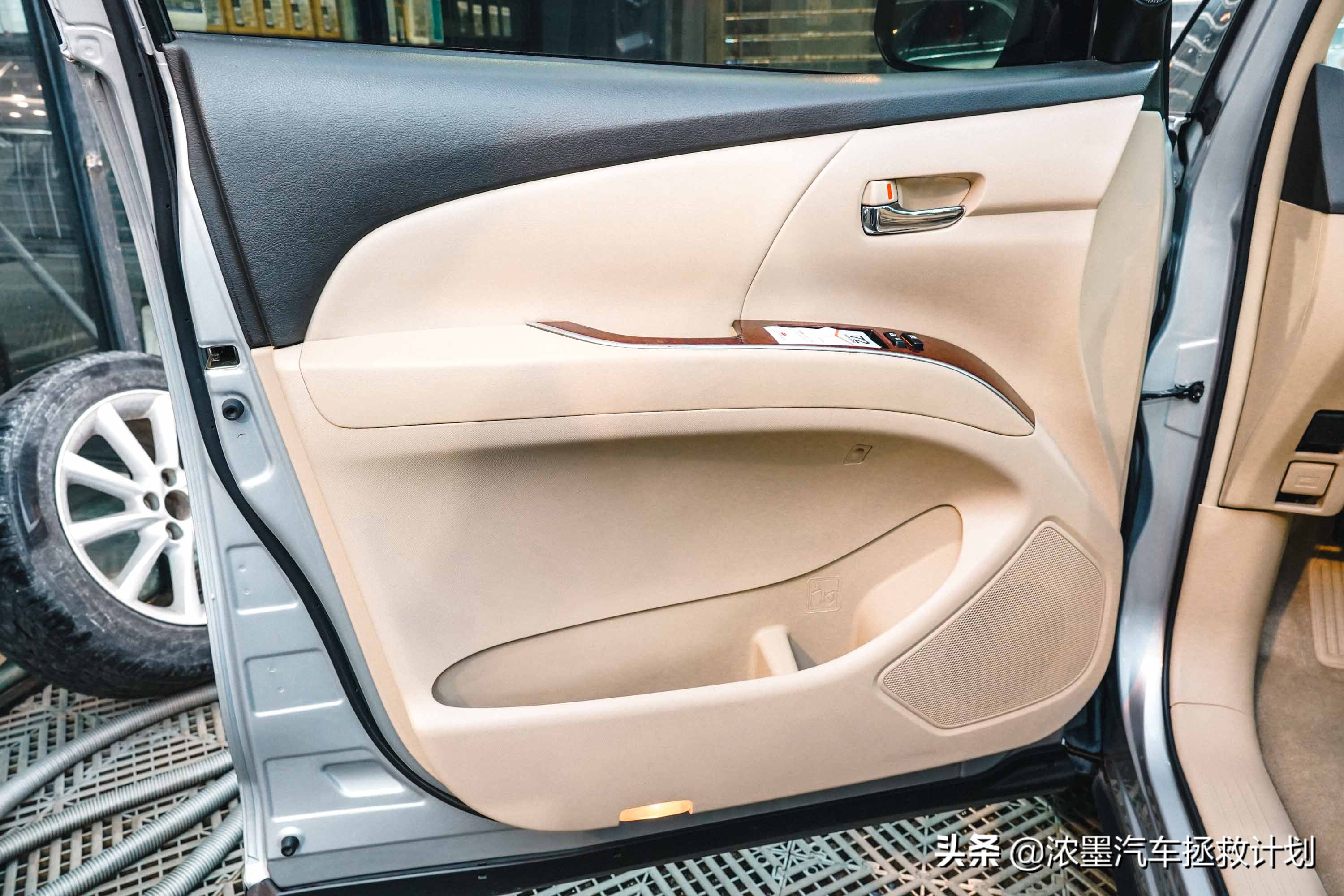 一代经典丰田普瑞维亚,丰田普瑞维亚依然经典