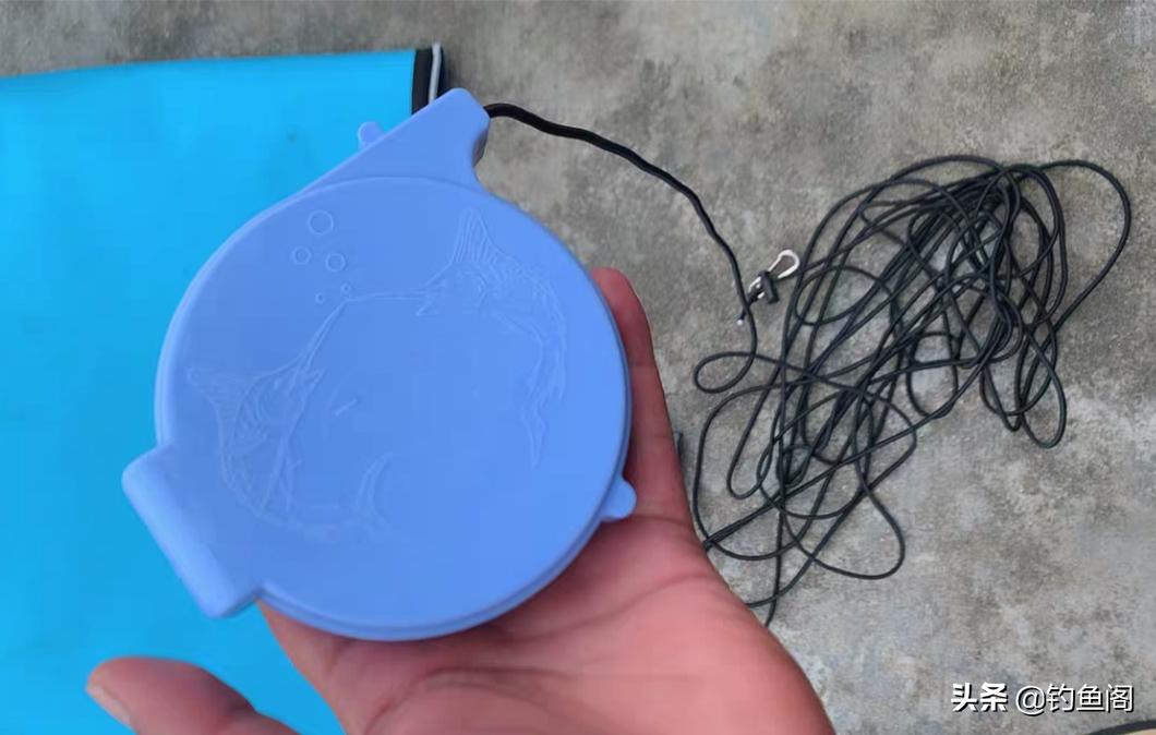 野钓两个竿子有必要用失手绳吗,三米鱼竿用失手绳钓大鱼能行吗