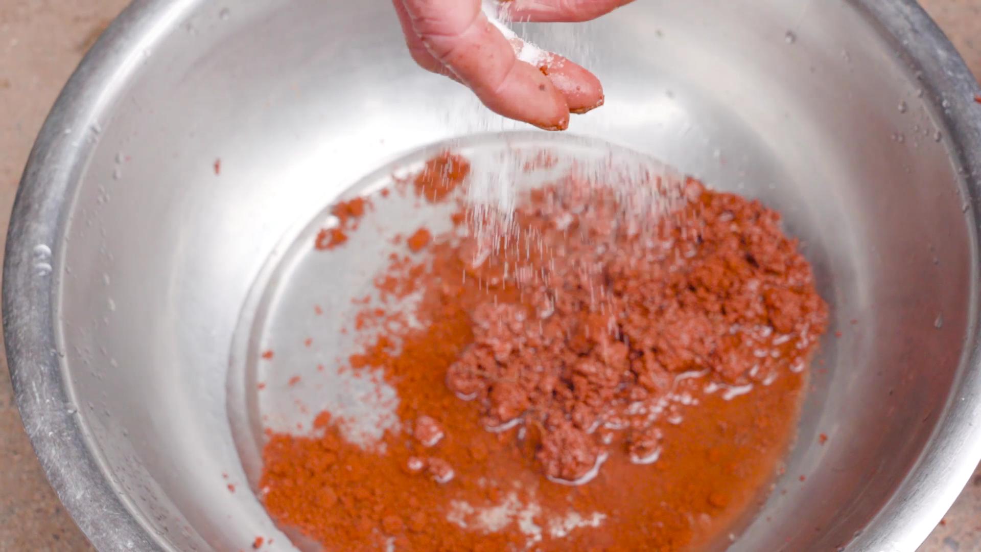 怎么腌制流油的咸鸭蛋窍门,不流油的咸鸭蛋腌制方法