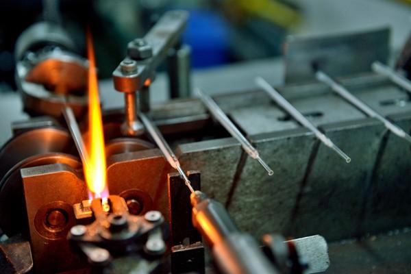 真是隔行如隔山,水银体温计生产过程原来如此,为啥现在很少见了