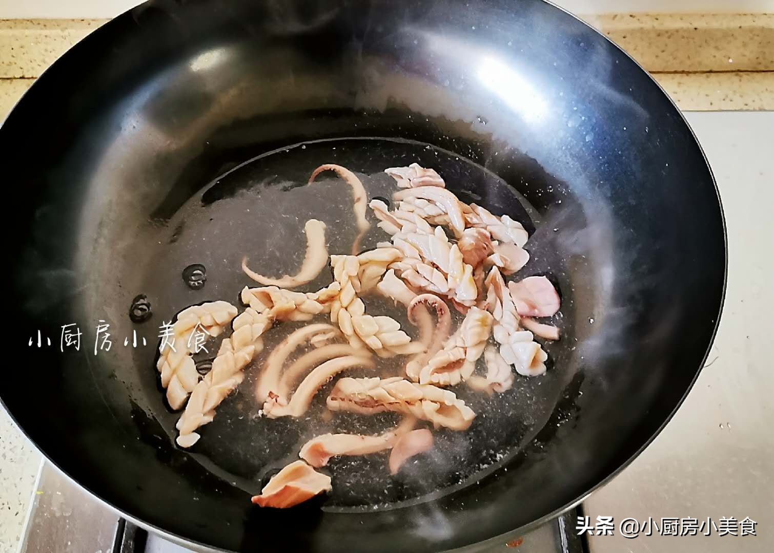 鱿鱼清洗方法教程,鱿鱼的清洗方法怎么去除内脏