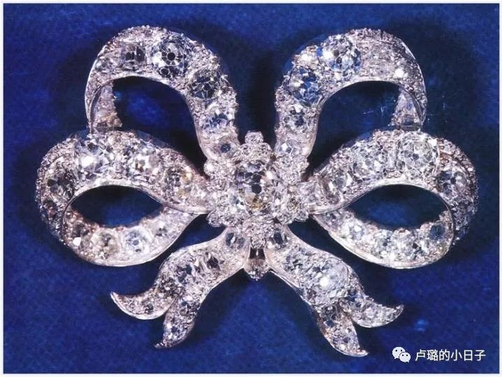 英国女王胸针高档轻奢,女王最贵胸针排行榜