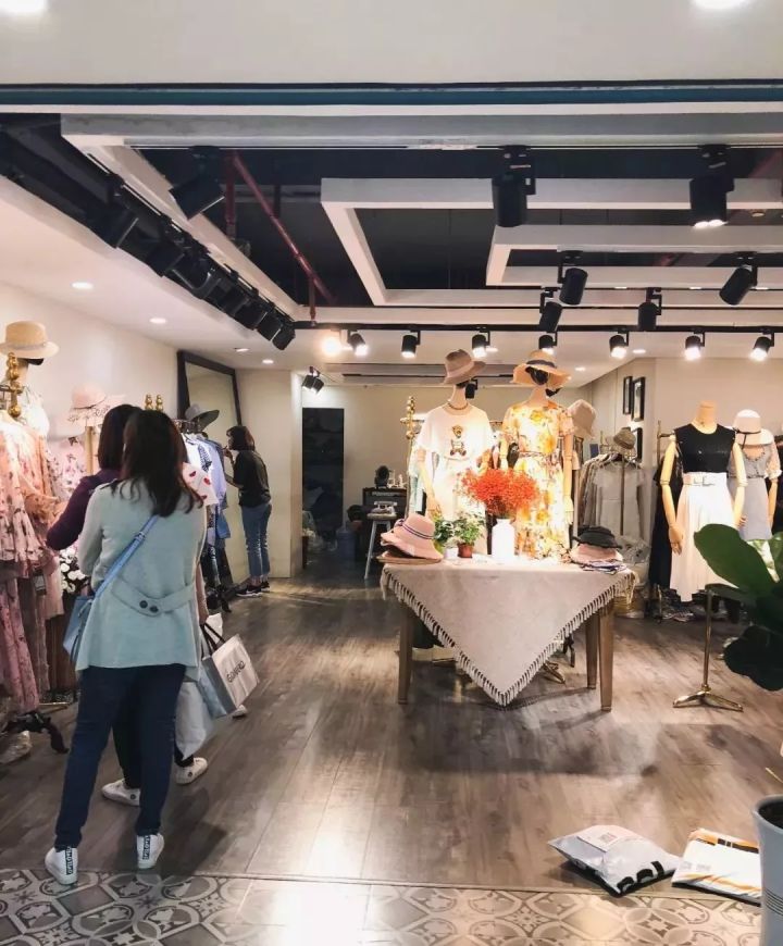 天津最大的服装批发市场在哪里,海南服装男服装批发市场