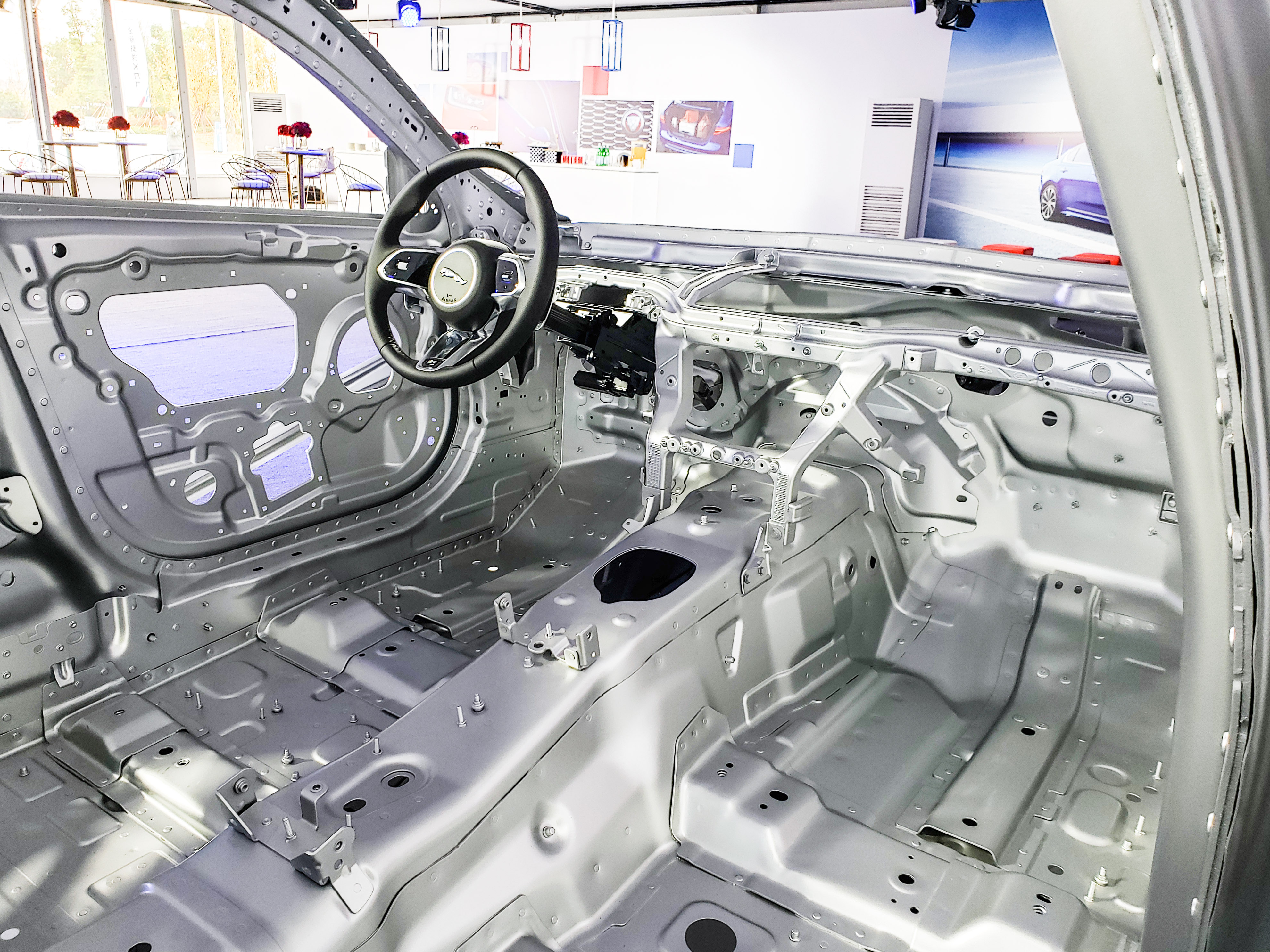 捷豹xel宝马3系性能测试,捷豹xel2021款豪华运动落地价