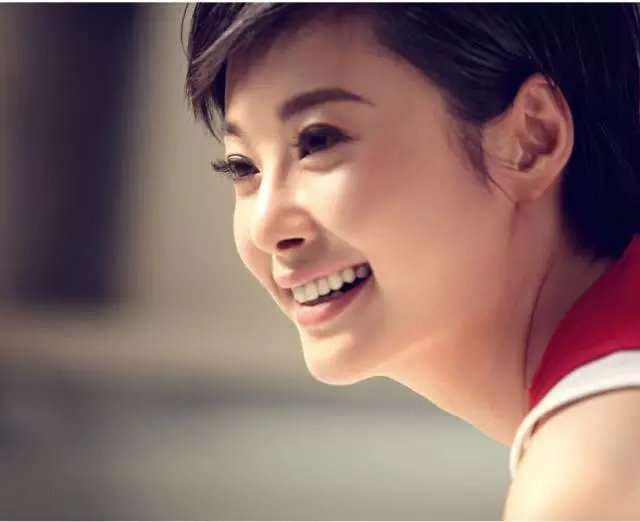 刘诗诗当妈袁立为何蹭热度？看看她到底是怎样的人