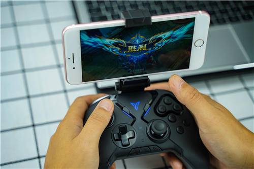 飞智八爪鱼2怎么开启体感,飞智八爪鱼2游戏手柄一键连招