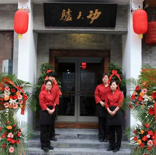 河间最有名的驴肉火烧店,河间驴肉火烧和面技巧