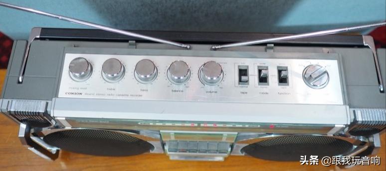 80年代康宁Conion推出的一款CRC-H84F便携式收录机音响