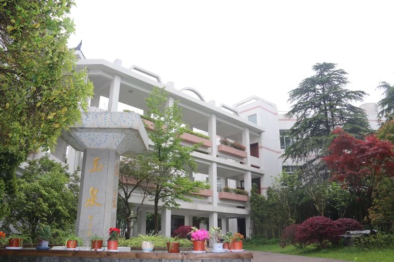 扬州梅岭中学有几个公办初中部,扬州市梅岭中学梅岭校区招生