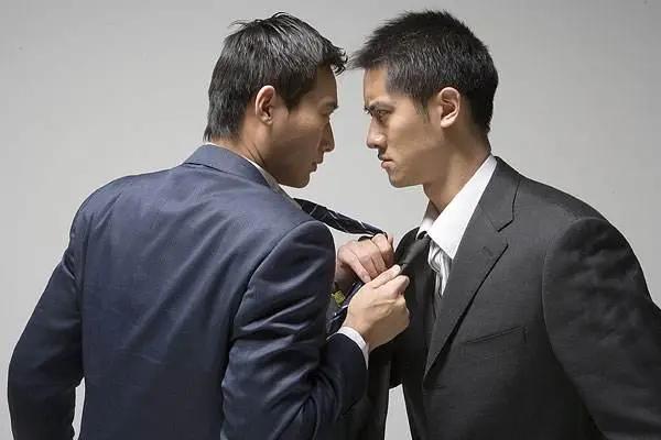 单位副职受到正职排挤打压怎么办,在单位受领导排挤打压怎么举报