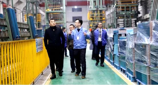 3连板后亏损公告,三连板跌停之后继续上攻