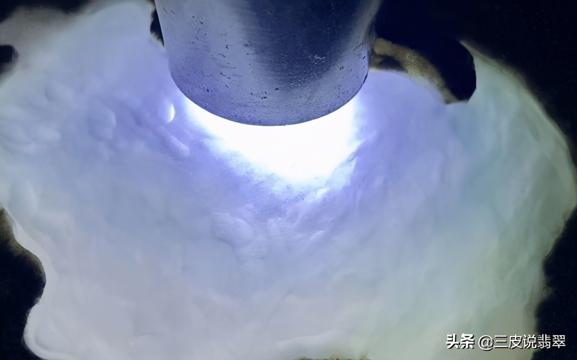 缅甸翡翠原石莫西沙原石,4kg莫西沙缅甸翡翠原石价格