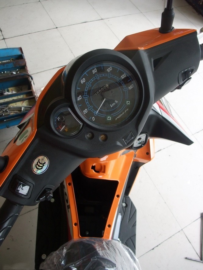 本田airblade弯刀125,2022本田弯刀150abs