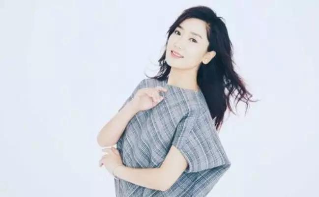 凤凰传奇曾毅被称是挣钱最容易的歌手？事实却是没有他玲花不会火