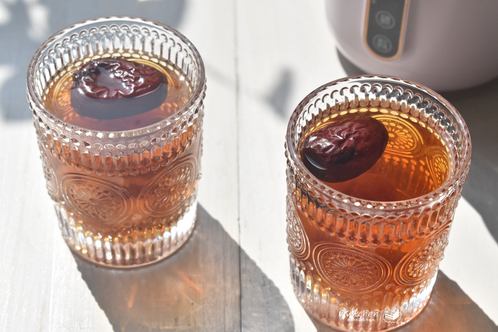 冬天干燥，聪明的女人常用这三样煮茶水，每天一杯补充水分又滋润