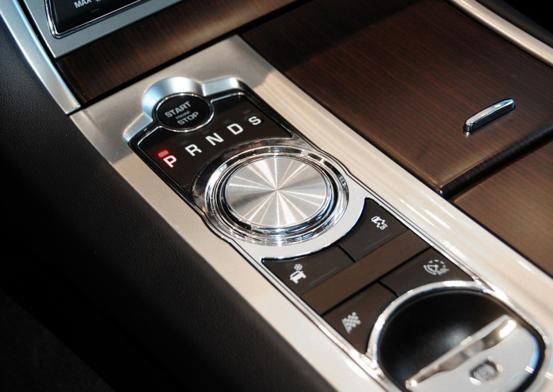 英伦捷豹xfl,捷豹六折轿车