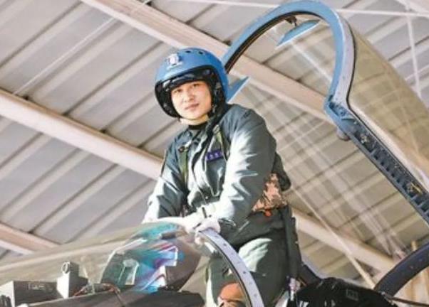 飞行员在飞机上长久飞行，如何解决生理问题？事实证明办法很高明