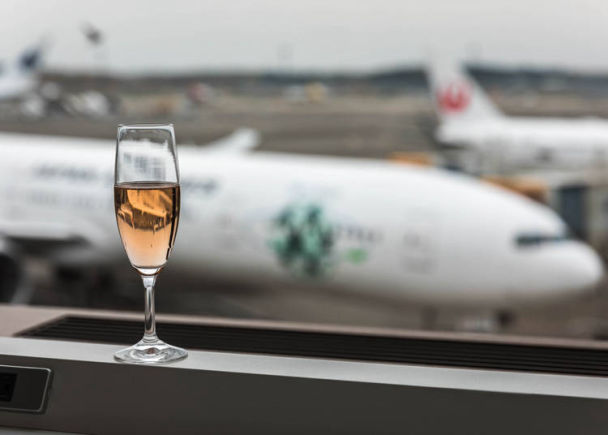 各国观光客在日本成田机场的好玩新发现!可不只是座机场