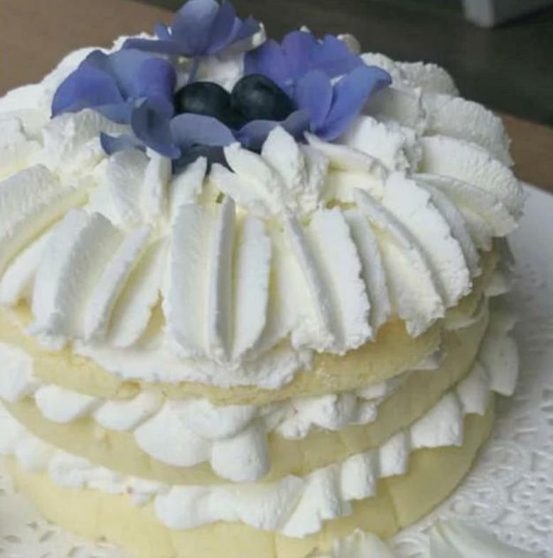 张馨予帮助摔倒的老人,张馨予帮助的老爷爷的视频