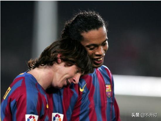 小罗出狱足坛风云再起！去梅西巴萨还是内马尔巴黎？麻烦带导师