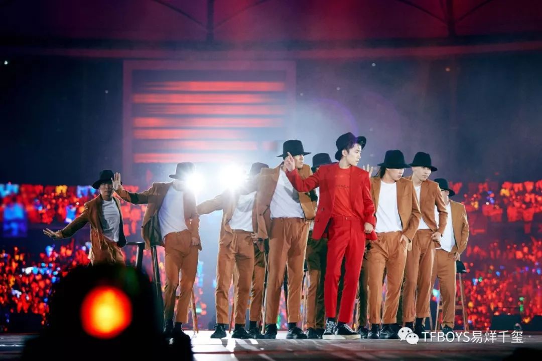 tfboys会场排队,tfboys深圳舞台