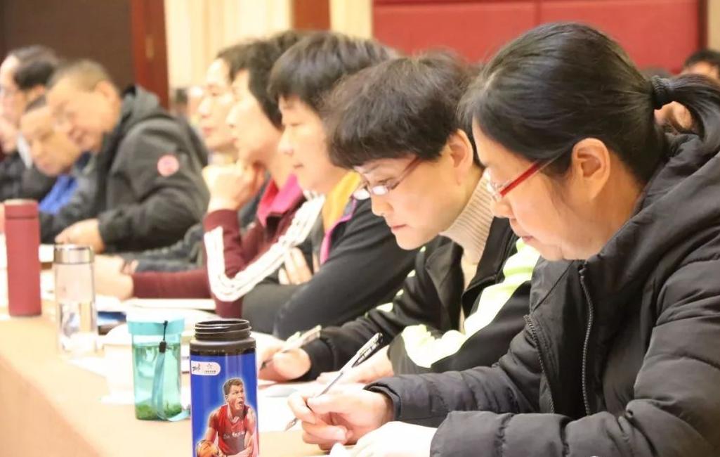 教师简短的辞职信,教师的一封辞职信