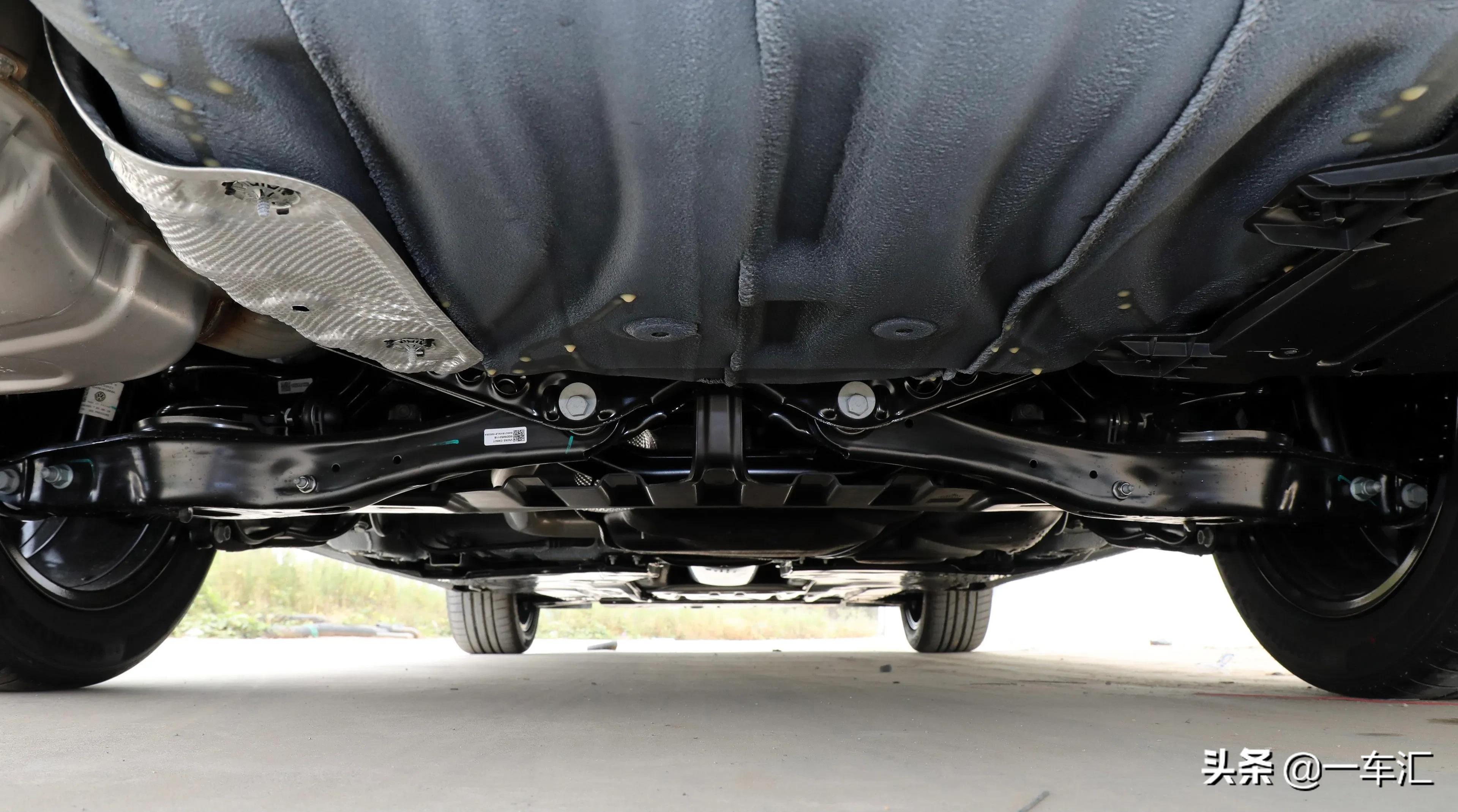 运动宽体轿跑大众凌渡280tsi,大众凌渡轿跑中配2022新款落地价