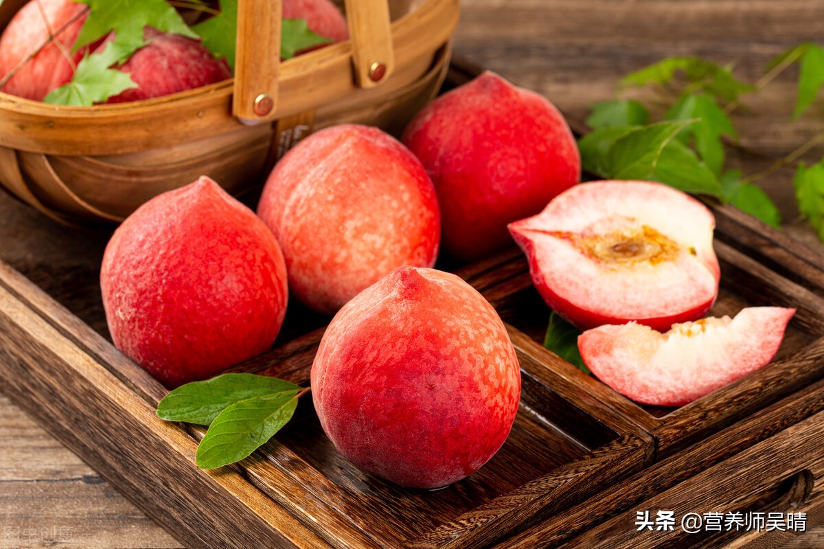 应季桃子水果,黄桃新鲜应季