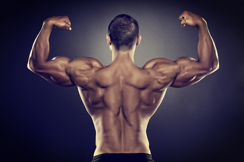 斜方肌太大了怎么练哑铃,斜方肌太大怎么健身