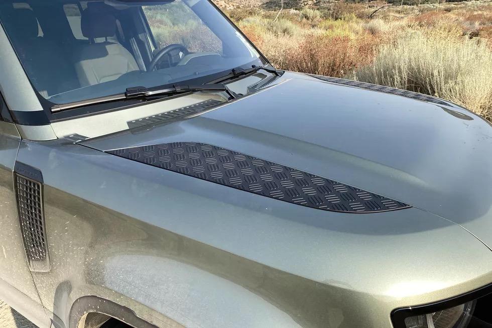 2023款路虎卫士110p400x驾驶感受,2024款路虎卫士110版测评